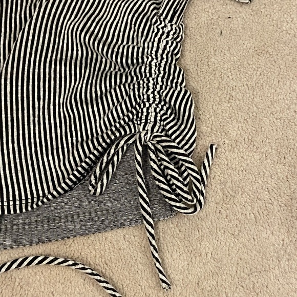 New T-shirt - Picture 2 of 3